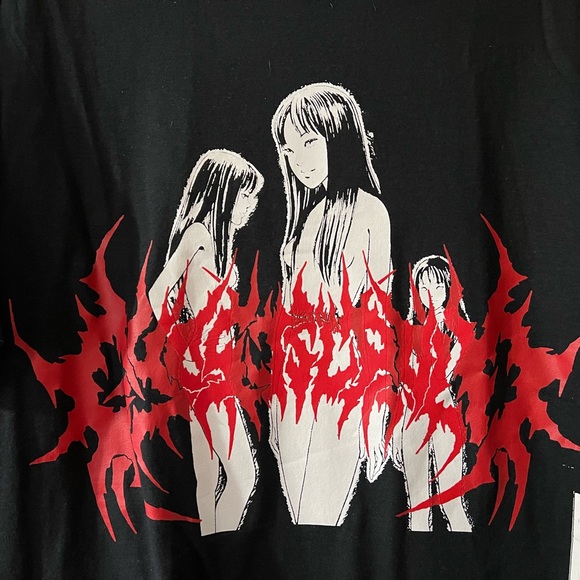 Junji Ito Uzumaki Ghost Supply tshirt - Picture 2 of 5